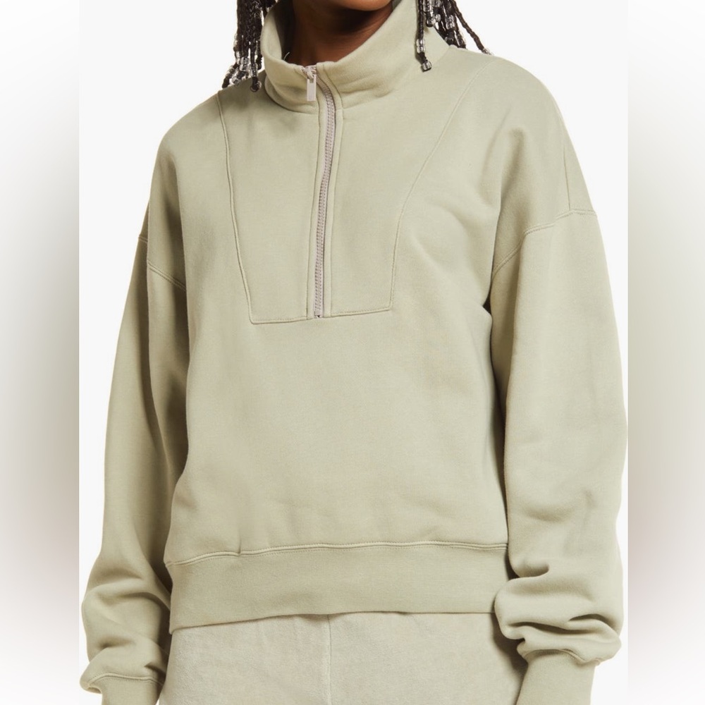 Fear of God Essentials Half Zip
Cotton Blend Pullover - worn once